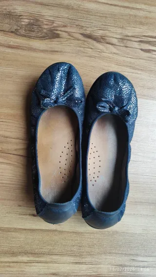 Manoletinas azules con detalle de lazo