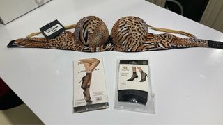 Reggiseno e calzini pizzo