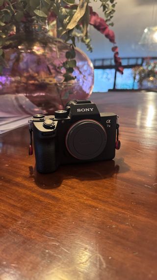 Sony Alpha 7 III Cámara Digital + Sony 28-70