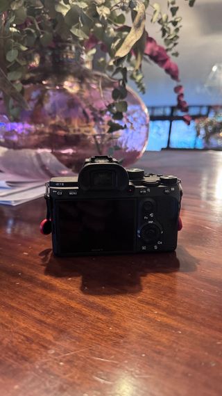 Sony Alpha 7 III Cámara Digital + Sony 28-70