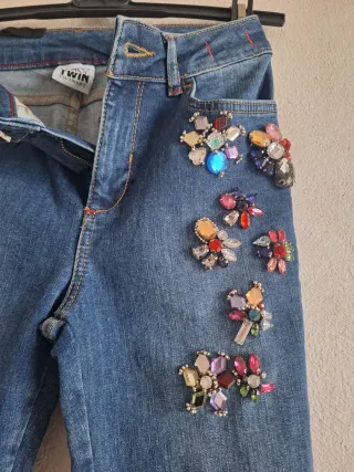 Jeans Twin Set ricamati con pietre