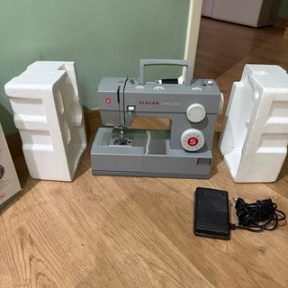 Máquina de coser SINGER Heavy Duty 4432