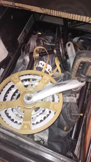 Piezas de bicicleta: piñones y cadena