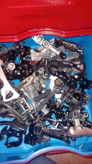 Piezas de bicicleta: piñones y cadena