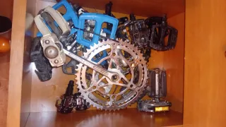 Piezas de bicicleta: piñones y cadena