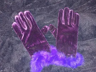 Elegantes guantes negros con pelo