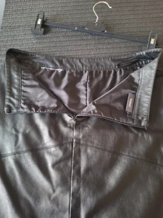 Gonna in vera pelle nera