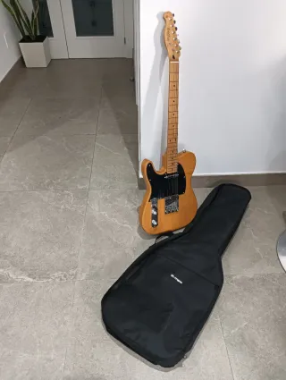 Guitarra Eléctrica Harley Benton Zurdos con funda.