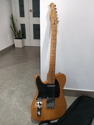 Guitarra Eléctrica Harley Benton Zurdos con funda.