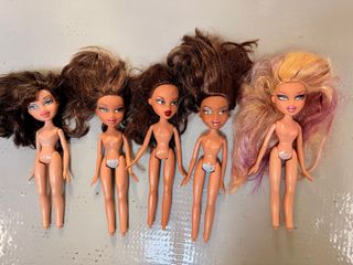 Lote 5 Muñecas Bratz + 6 pares de zapatos second hand for 50 EUR