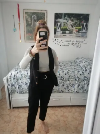 Conjunto top, pantalón y chaleco