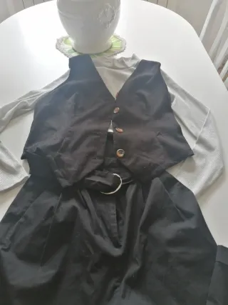 Conjunto top, pantalón y chaleco