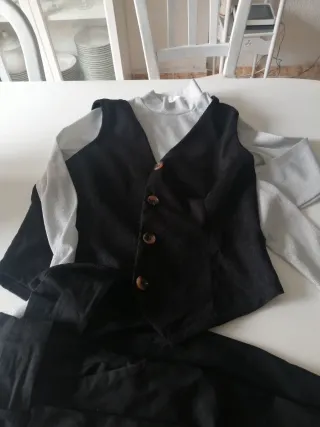 Conjunto top, pantalón y chaleco