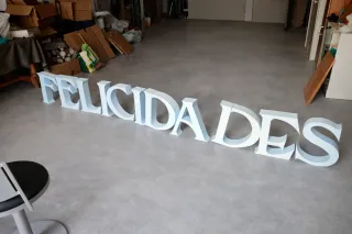 Letras decorativas FELICIDADES