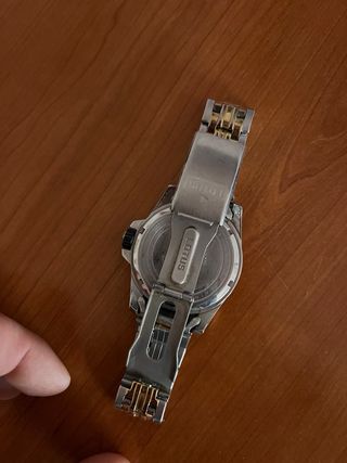 Reloj Lotus dorado y Verde