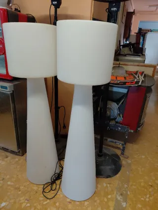 Lámparas modernas de pie