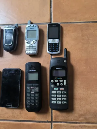 Lote de móviles antiguos