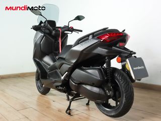 YAMAHA X-MAX 300