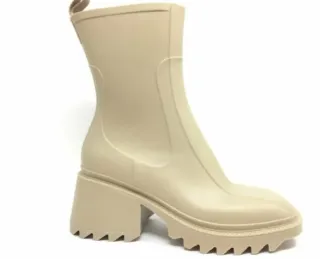 Botas de agua beige con cremallera