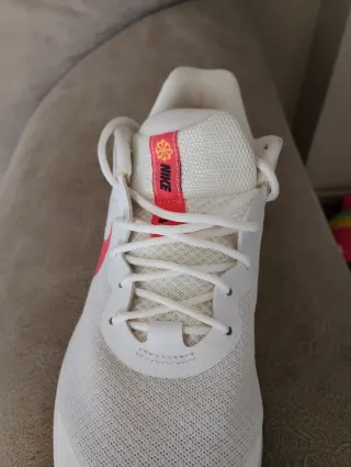 Zapatillas Nike Blancas y Rosas