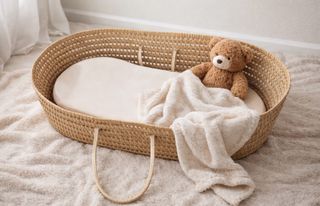 Capazo de mimbre para bebé con colchón