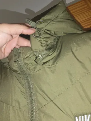 Parka Nike verde militar