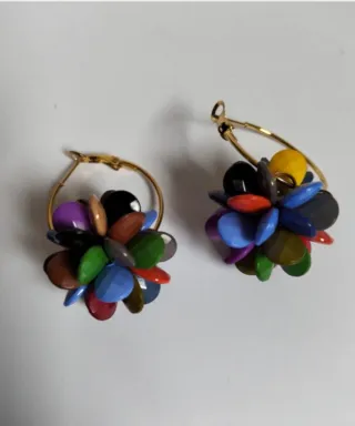 Pendientes aro dorado flor multicolor
