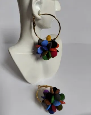 Pendientes aro dorado flor multicolor