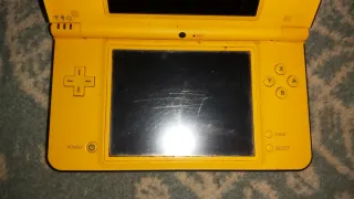 Nintendo DSi Amarilla leer