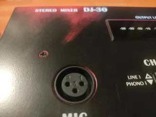 Mesa de mezclas Akiyama DJ-30