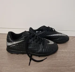 Zapatillas multitacos Nike negras y plateadas