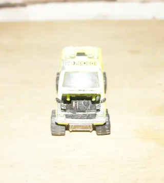 Toyota Hilux Pick-up escala 1/56 Majorette