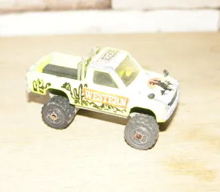 Toyota Hilux Pick-up escala 1/56 Majorette