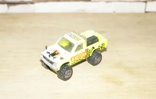 Toyota Hilux Pick-up escala 1/56 Majorette