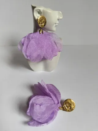 Pendientes pétalos malva organza dorados