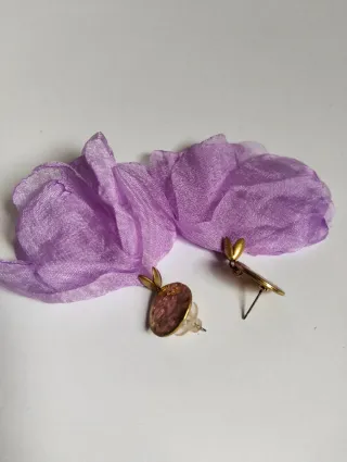 Pendientes pétalos malva organza dorados
