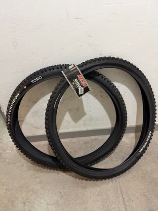 Bicicleta 26 + repuestos, ropa y casco