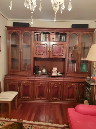 Mueble de salón madera y cristal