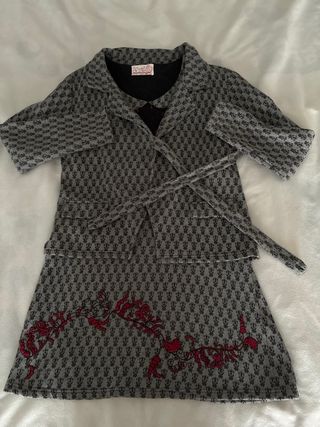 Vestido mujer estilo clásico vintage.