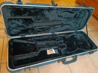 Estuche Fender SKB 002