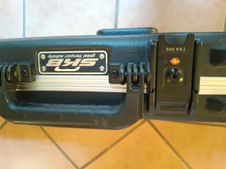 Estuche Fender SKB 002