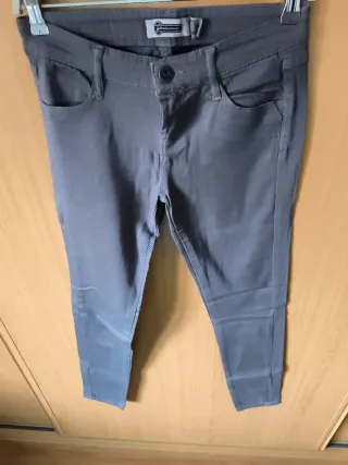 Pantalón Stradivarius Gris Talla 38