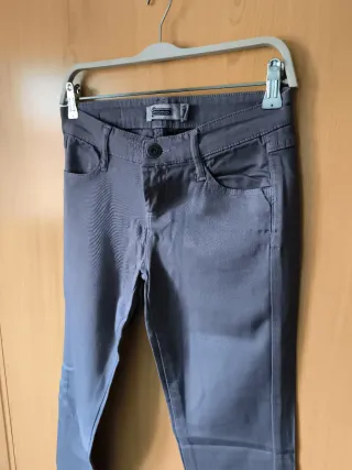 Pantalón Stradivarius Gris Talla 38