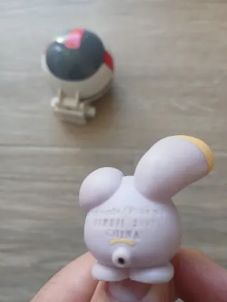 Bola Pokémon con figura
