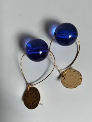 Pendientes aro dorado bola azul