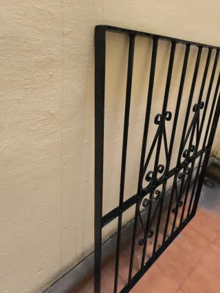 Reja de forja negra para ventana 130 x 115