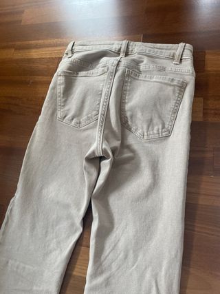 Pantalones beige Mango Talla 38