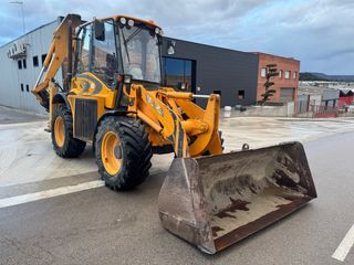 Retroexcavadora VENIERI 8.23D