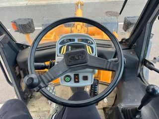 Retroexcavadora VENIERI 8.23D