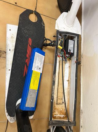 Patinete Eléctrico Aprilia para Reparar